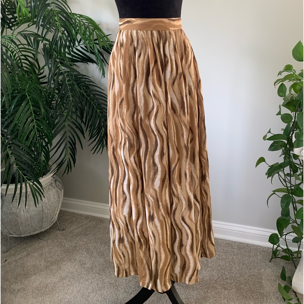 Women sheer lined to the ankle skirt